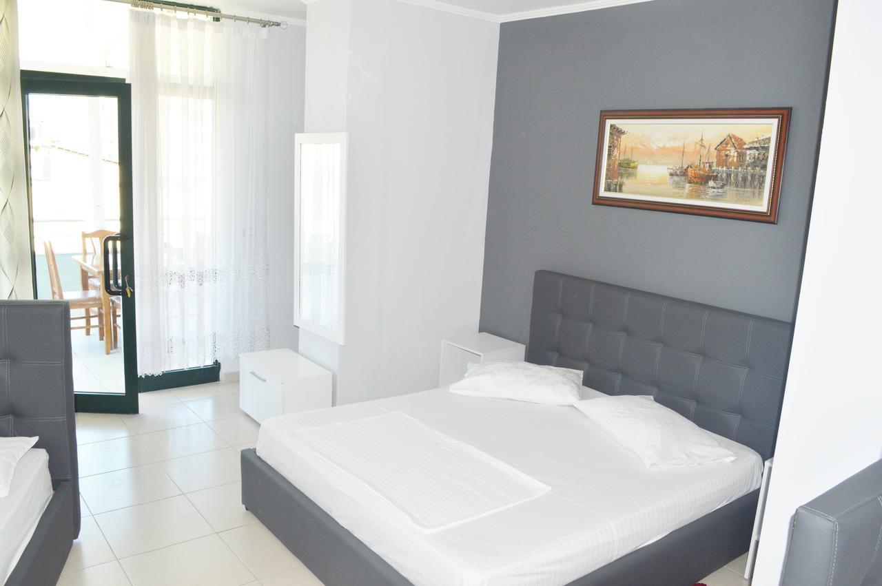 Hotel Riviera Durrës Dış mekan fotoğraf