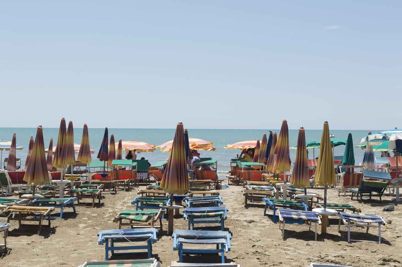 Hotel Riviera Durrës Dış mekan fotoğraf